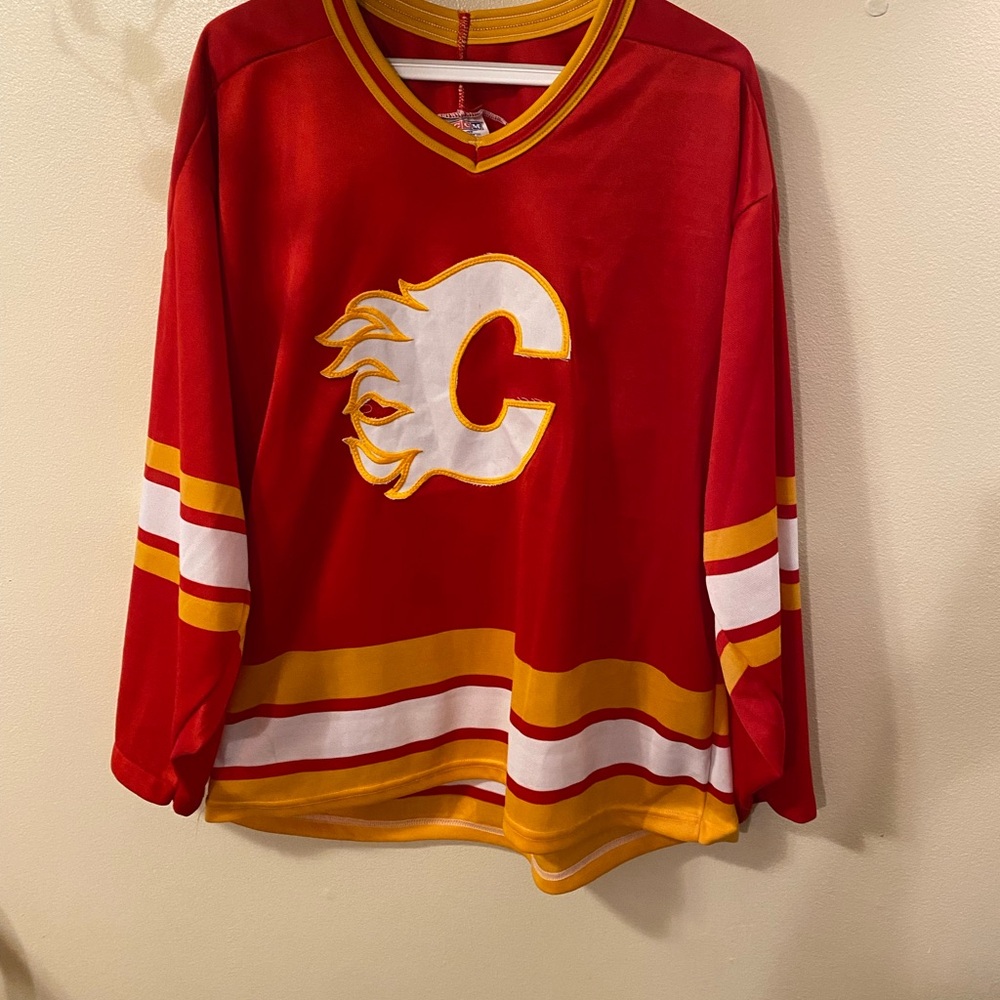 Vintage NHL Calgary Flames CCM Jersey